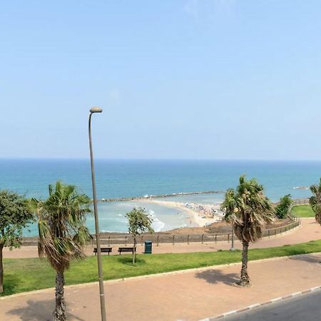 Stylish & Spacious 3 Bedroom Apartment By The Sea Netanja Exteriér fotografie