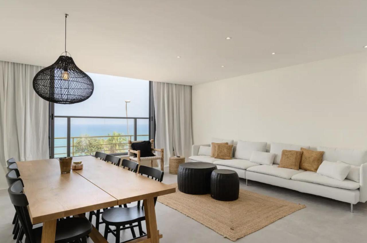 Stylish & Spacious 3 Bedroom Apartment By The Sea Netanja Exteriér fotografie