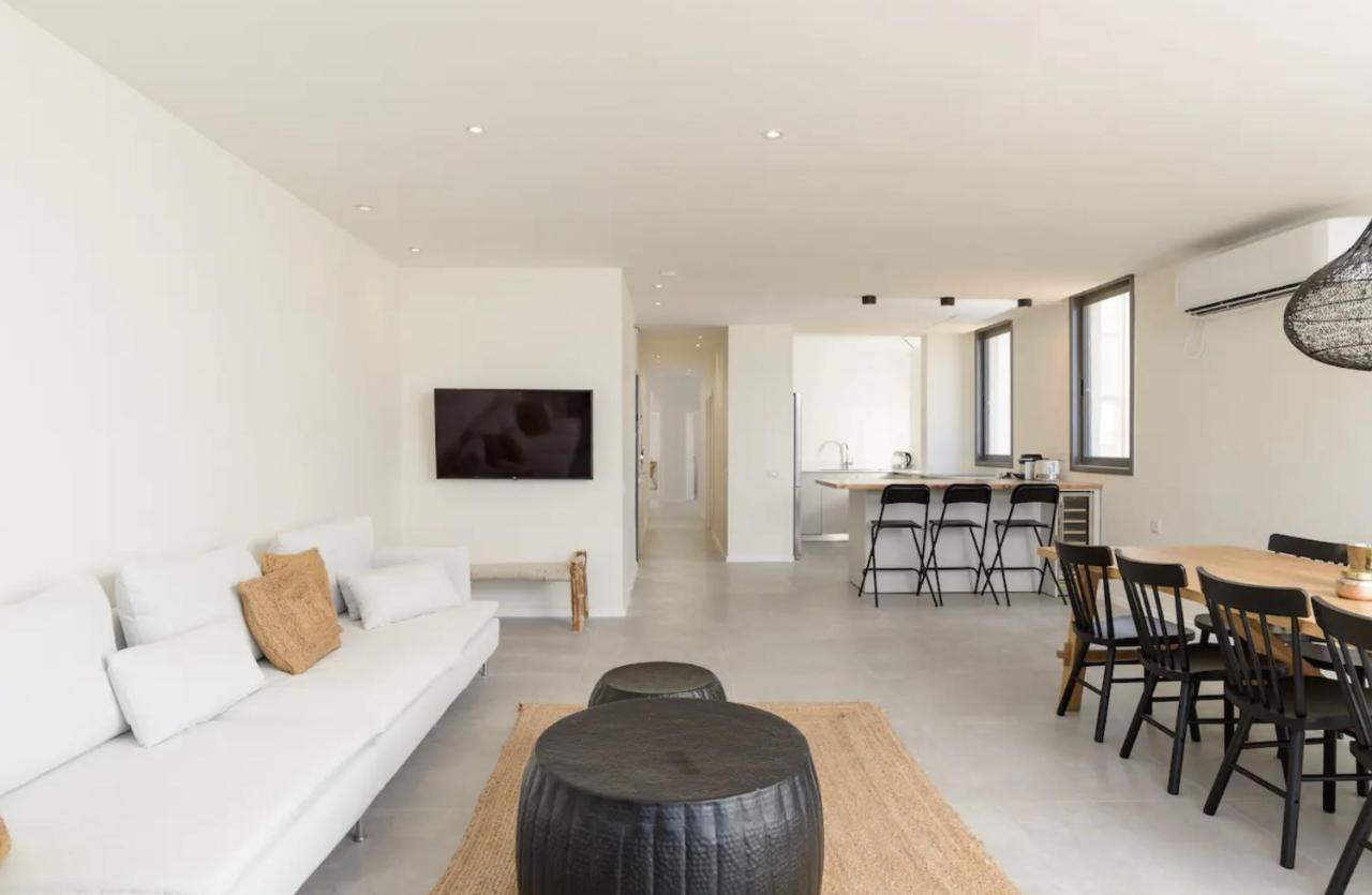 Stylish & Spacious 3 Bedroom Apartment By The Sea Netanja Exteriér fotografie