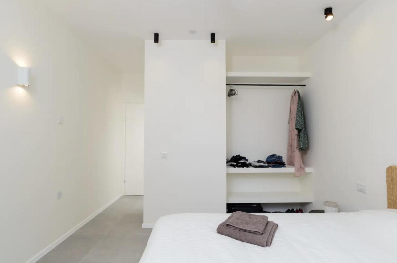 Stylish & Spacious 3 Bedroom Apartment By The Sea Netanja Exteriér fotografie